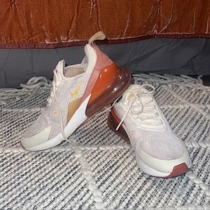 NIKE AIRMAX 270 Womens